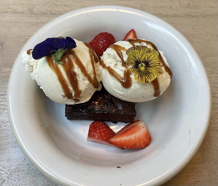 Stem and Glory: fudge brownie sundae